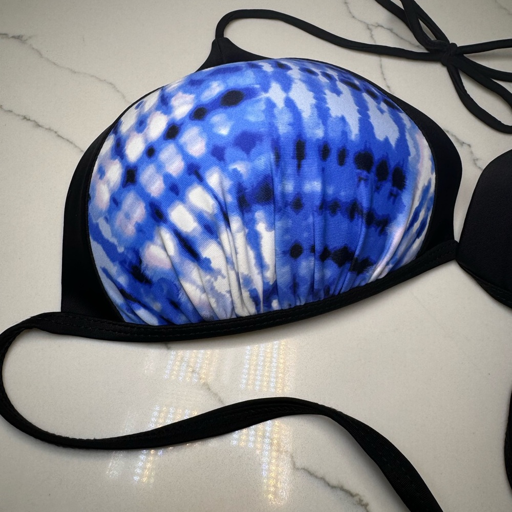 No Boundaries Blue and White Tie Dye Bikini Top - Picture 6 of 9